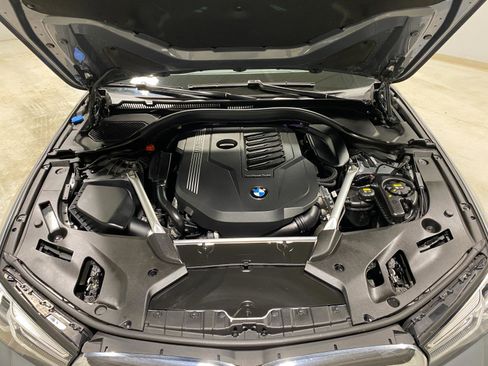 Used 2023 BMW 540i xDrive w/ M Sport Package image 25
