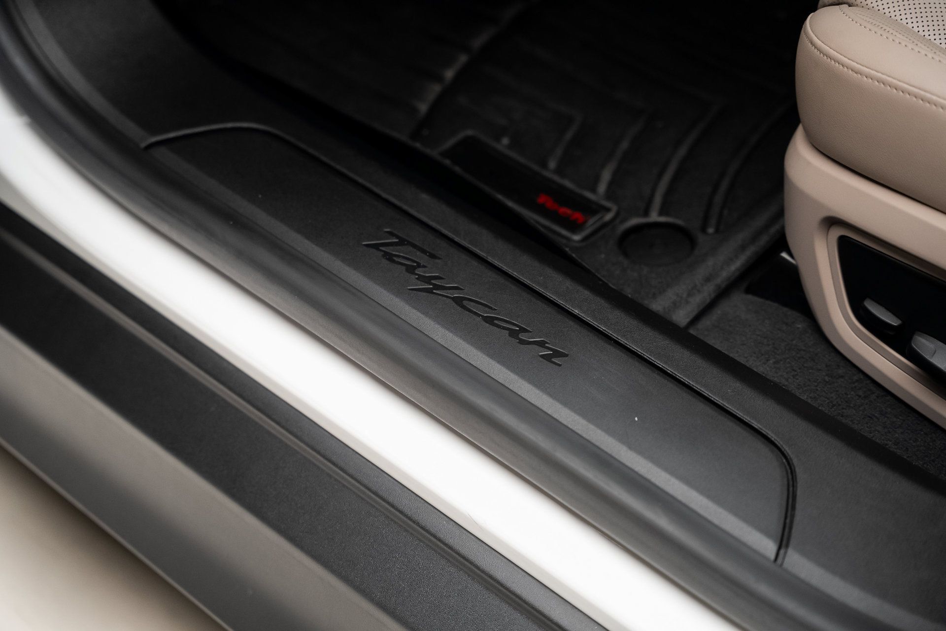 Used 2022 Porsche Taycan RWD image 53