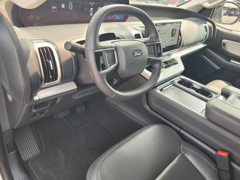 Certified 2025 Ford Expedition Active RWD image 9
