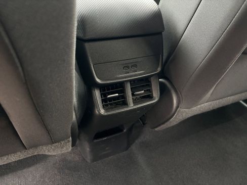 Used 2025 Chevrolet Equinox LT FWD image 21