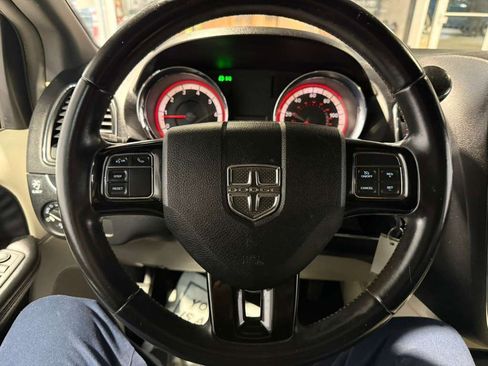 Used 2019 Dodge Grand Caravan SXT FWD image 11