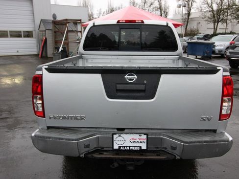 Used 2014 Nissan Frontier SV image 4
