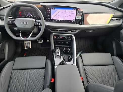 New 2025 Audi SQ5 Prestige image 11