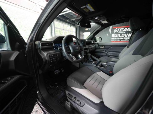 Used 2024 Toyota Tacoma TRD Sport w/ TRD Sport Upgrade Package AWD/4WD image 8