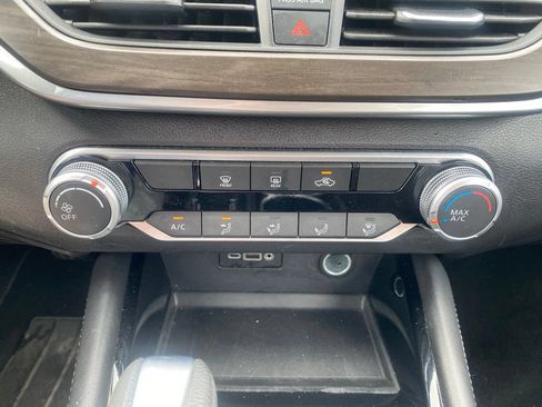 Used 2023 Nissan Altima 2.5 SV FWD image 22