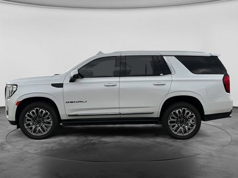 Used 2023 GMC Yukon Denali Ultimate AWD/4WD image 6