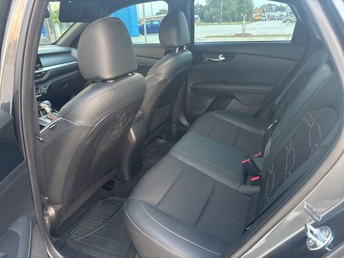 Used 2024 Kia Forte GT-Line w/ GT-Line Premium Package FWD image 9