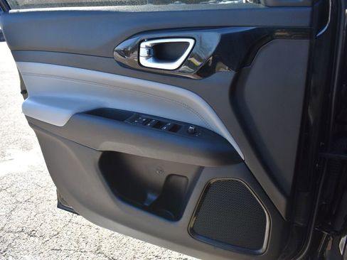 Used 2022 Jeep Compass Limited image 36