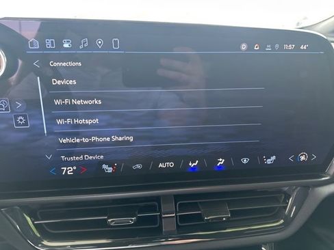 New 2026 Chevrolet Equinox EV RS FWD image 21