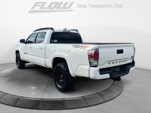 Used 2022 Toyota Tacoma TRD Sport w/ TRD Premium Sport Package AWD/4WD image 5