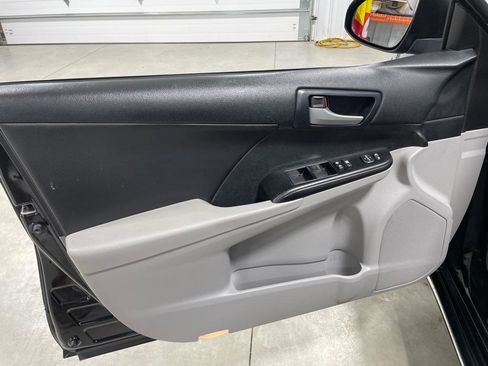Used 2014 Toyota Camry LE FWD image 12