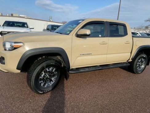 Certified 2017 Toyota Tacoma TRD Off-Road w/ Tow Package (A/T) image 6