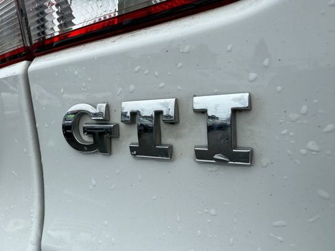 Used 2014 Volkswagen GTI Driver's Edition image 9