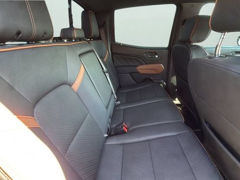 Used 2024 GMC Canyon AT4 w/ AT4 Premium Package AWD/4WD image 9
