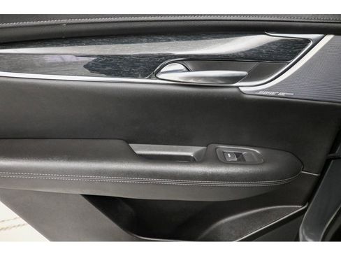 Used 2022 Cadillac XT5 Premium Luxury image 21