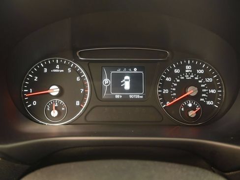 Used 2017 Kia Sorento FWD image 11
