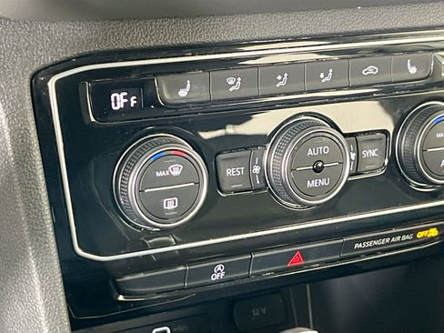 Used 2023 Volkswagen Atlas SE image 19