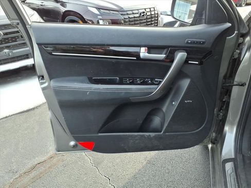 Used 2015 Kia Sorento SX image 8