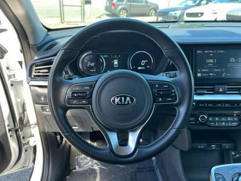 Used 2021 Kia Niro EX FWD image 18