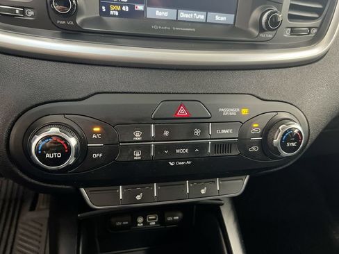 Used 2018 Kia Sorento AWD image 16