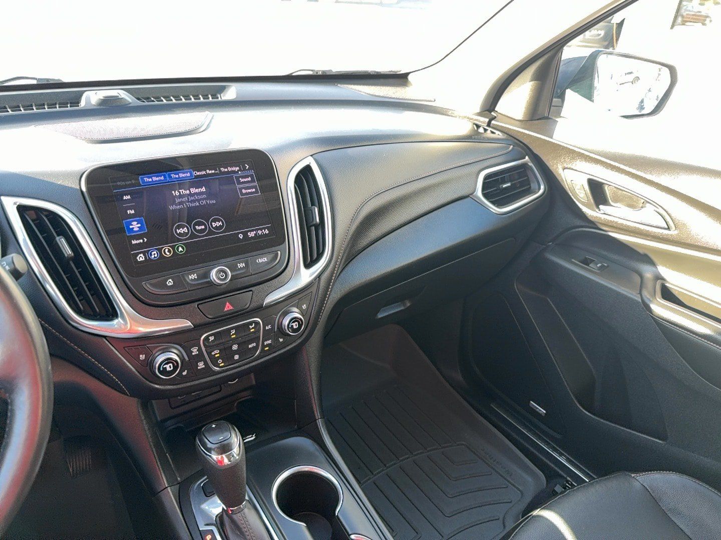 Used 2021 Chevrolet Equinox Premier AWD/4WD image 16