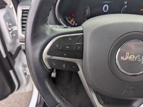 Certified 2022 Jeep Grand Cherokee Limited w/ Tech Group image 13