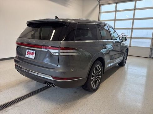 Used 2023 Lincoln Aviator AWD w/ Premium Package image 9