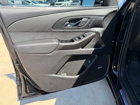 Used 2024 Chevrolet Traverse High Country AWD/4WD image 11