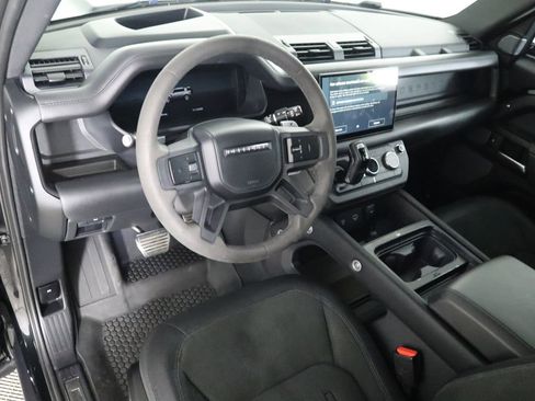 Used 2023 Land Rover Defender 110 V8 image 9