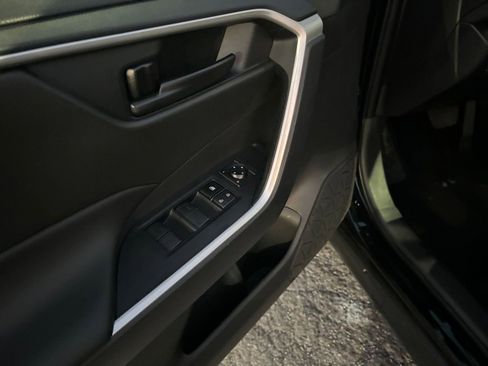 Used 2025 Toyota RAV4 LE image 20