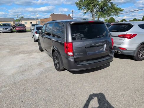 Used 2018 Dodge Grand Caravan SE FWD image 6
