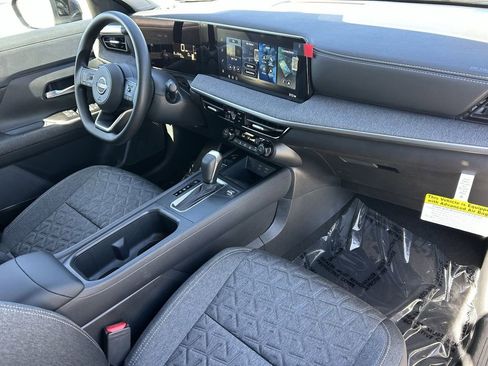 New 2026 Nissan Kicks SV w/ Charging Package image 8