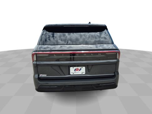 Used 2025 Lincoln Navigator Black Label AWD/4WD image 8