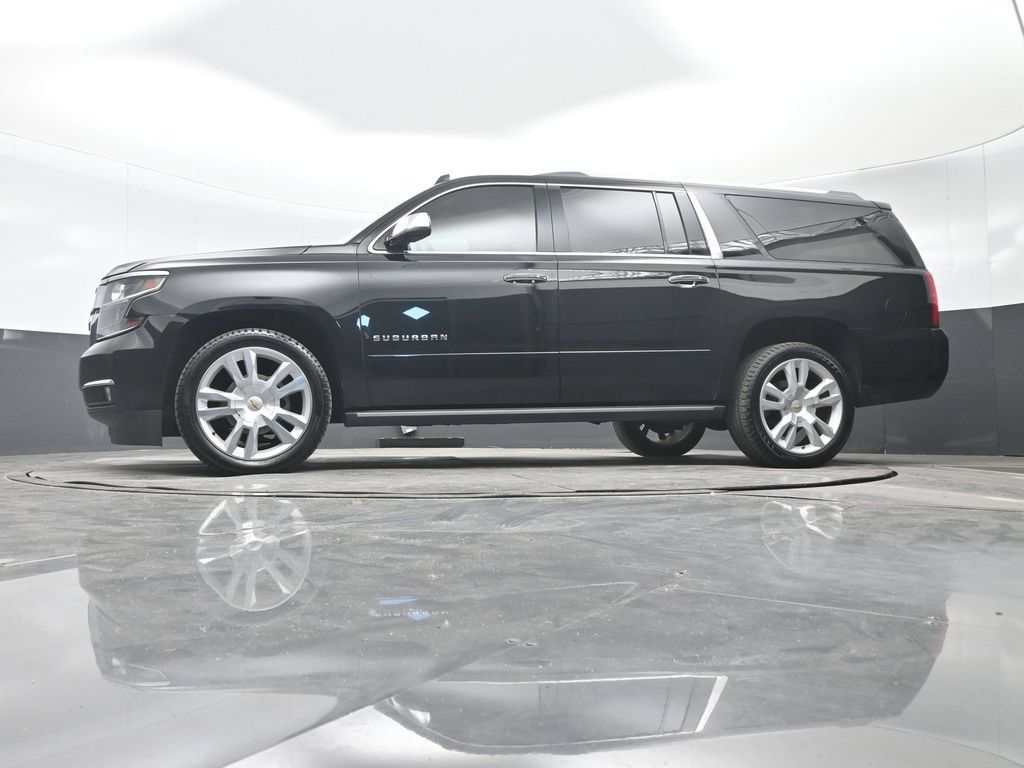 Used 2018 Chevrolet Suburban Premier AWD/4WD image 27