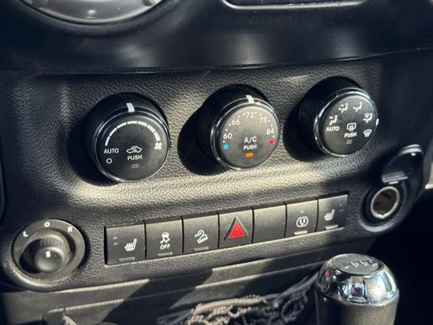 Used 2014 Jeep Wrangler Unlimited Sahara w/ Dual Top Group image 57