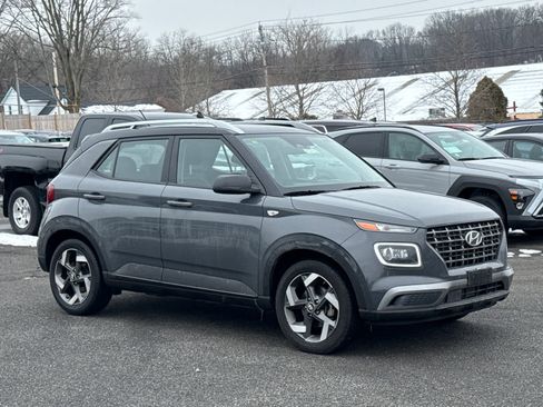 Used 2023 Hyundai Venue Limited w/ Cargo Package image 1