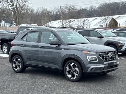 Used 2023 Hyundai Venue Limited w/ Cargo Package