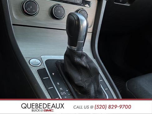 Used 2015 Volkswagen Golf SE image 20