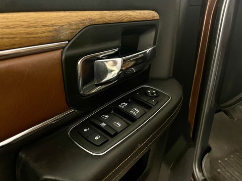 Used 2014 RAM 3500 Laramie Longhorn image 14