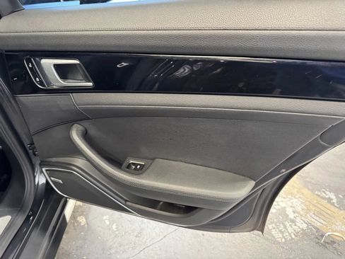 Used 2019 Porsche Panamera 4 AWD/4WD image 9