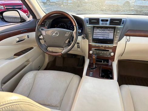Used 2012 Lexus LS 460 AWD image 32