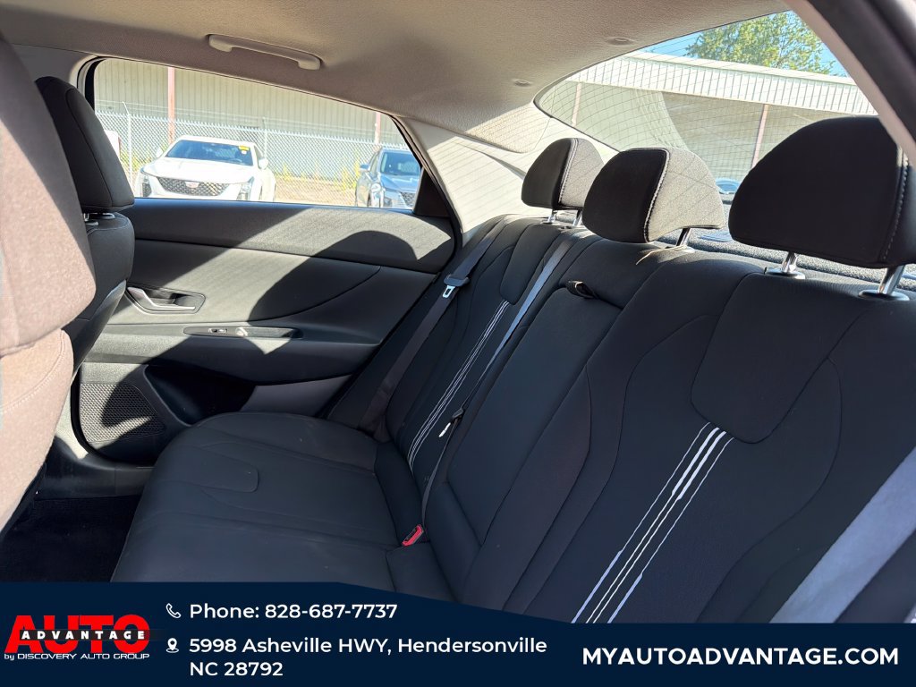 Used 2025 Hyundai Elantra SEL FWD image 32