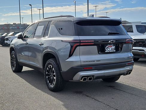 Used 2025 Chevrolet Traverse Z71 image 5