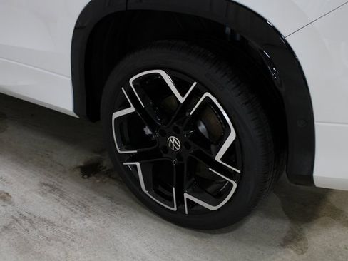 New 2026 Volkswagen Tiguan SEL R-Line image 31