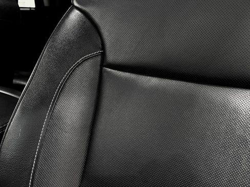 Used 2020 GMC Yukon SLT w/ Premium Edition image 19