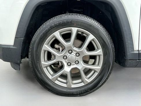 Used 2022 Jeep Compass Latitude AWD/4WD image 29