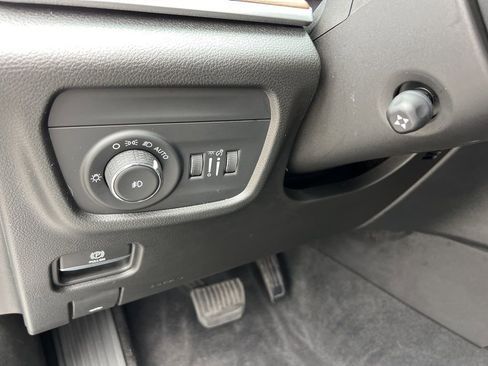 Certified 2022 Jeep Grand Cherokee Summit w/ MOPAR Finishing Package image 13