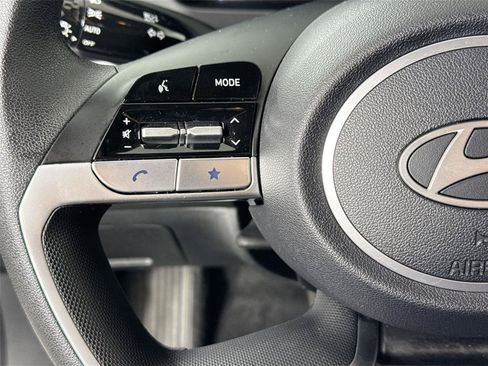 Used 2025 Hyundai Elantra Hybrid FWD image 15