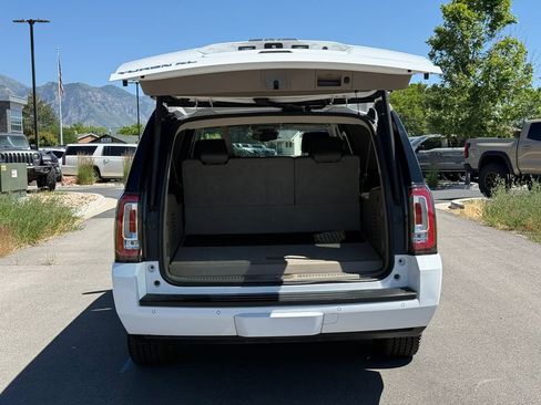 Used 2015 GMC Yukon XL SLT w/ Open Road Package AWD/4WD image 12