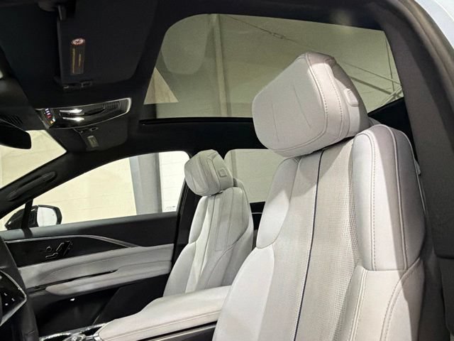Used 2024 Cadillac Lyriq Luxury RWD image 22